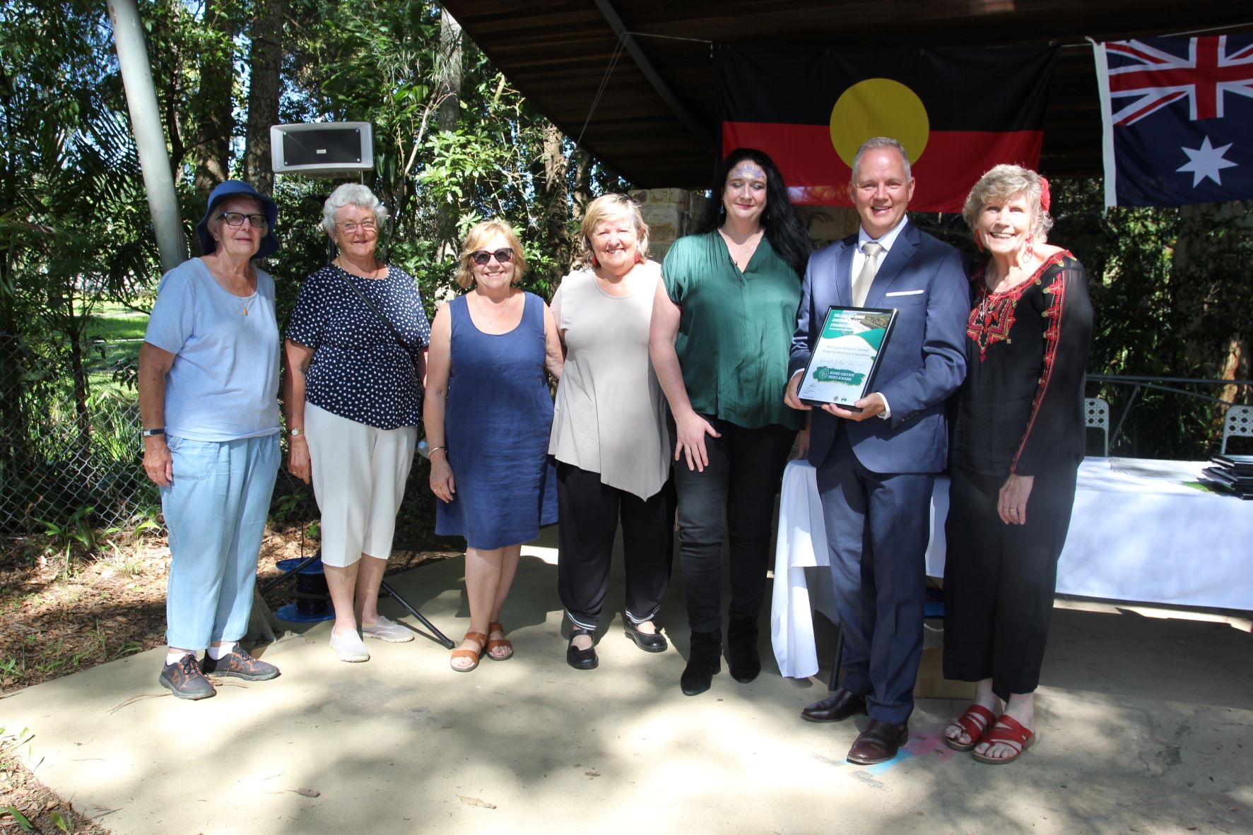 Volunteers from the UHA accepting the Home grown Hero award from Mayor Cr Steve Allan and Cr Jo Brotherton